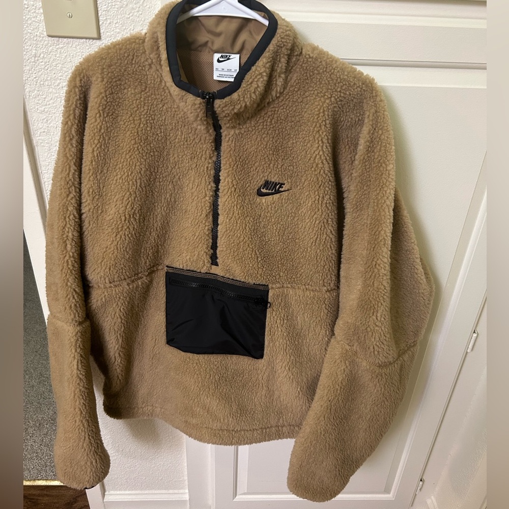 Nike Oversize Sherpa Fleece Pullover in khaki women’s size XS